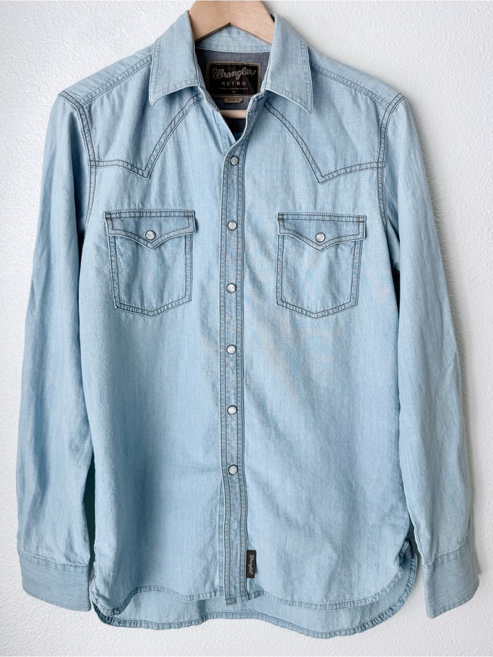 Wrangler Men’s Retro Light Wash Premium Long Sleeve Denim Western Snap Shirt S